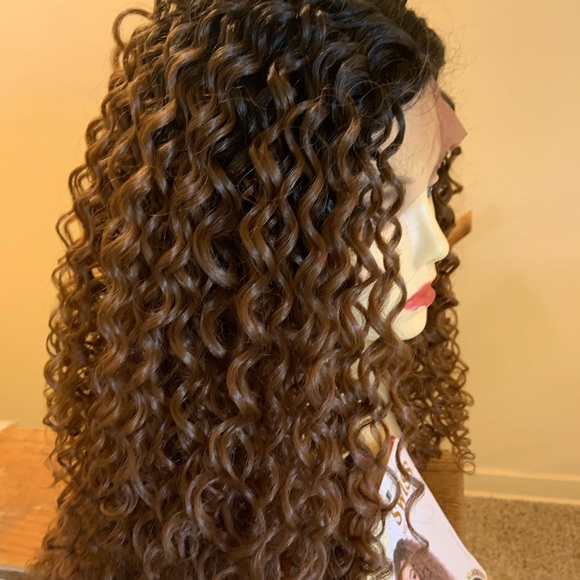 Two wigs!!!! Sensationnel KELLY T1B/30 Janet Collection SIERRA  DR1B/DRKCHOCOC - Picture 11 of 12